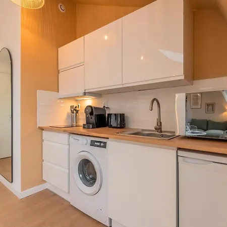 Daire Deux Sur La Place Sebastopol *