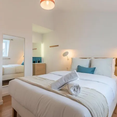 Deux Sur La Place Sebastopol Rijsel